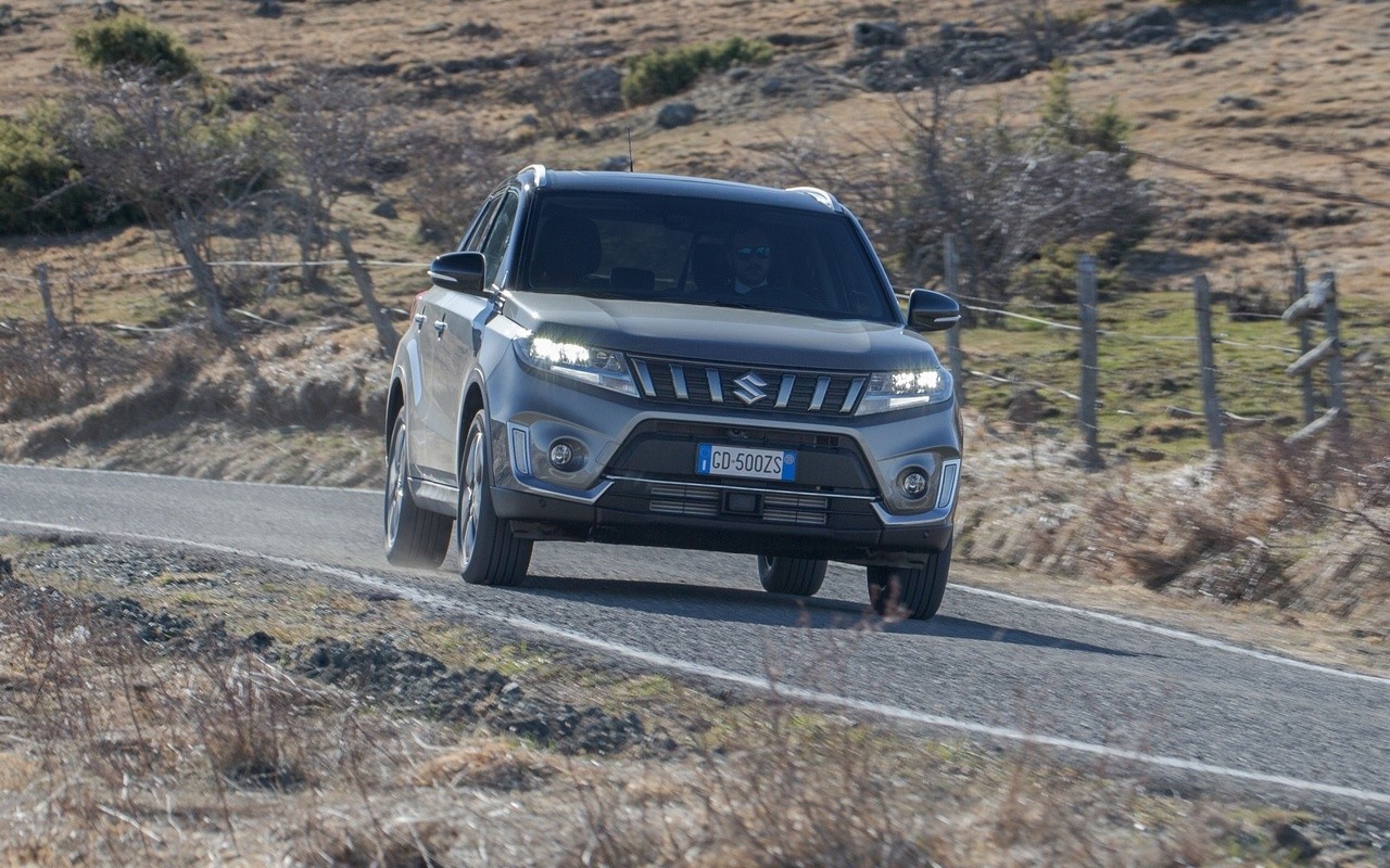 Suzuki Vitara Hybrid 2021: le immagini ufficiali