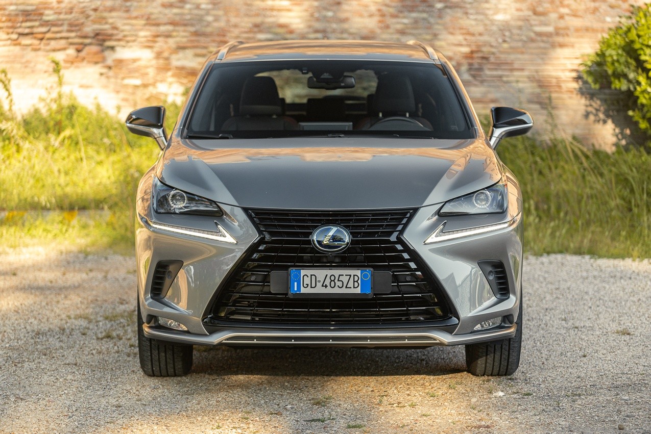 Lexus NX300h: la prova su strada