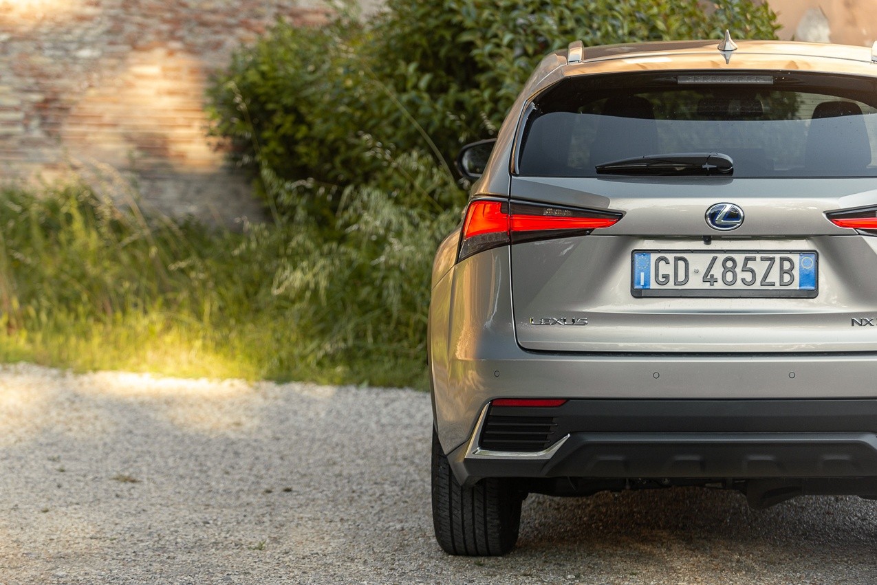 Lexus NX300h: la prova su strada