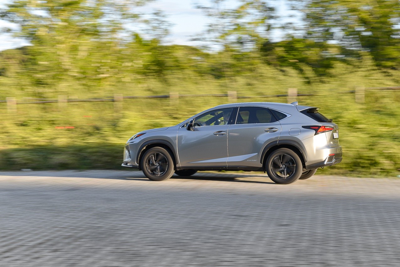 Lexus NX300h: la prova su strada