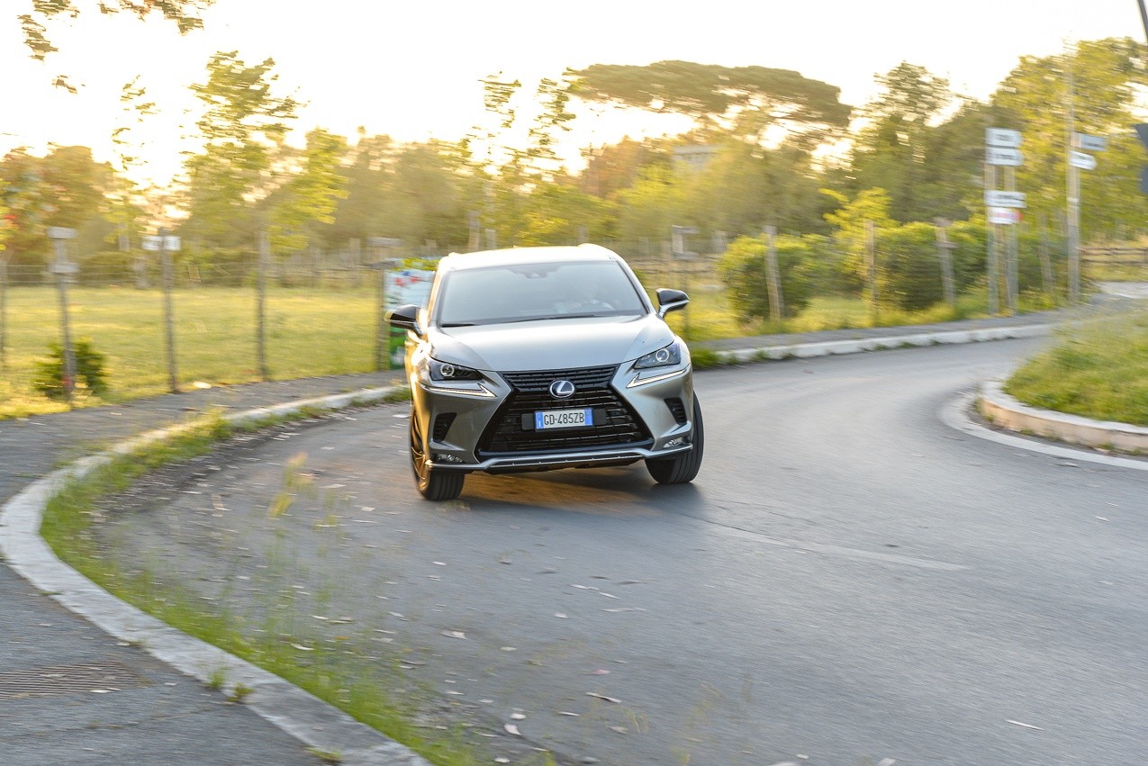 Lexus NX300h: la prova su strada