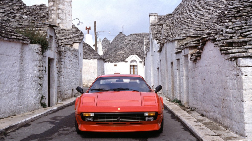 Ferrari 308 GTB: immagini ufficiali