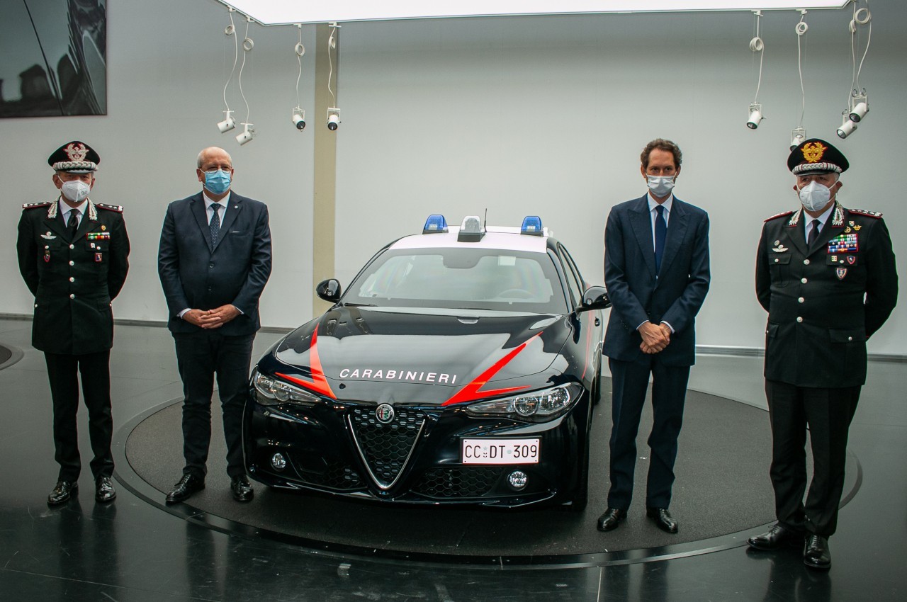 Alfa Romeo Giulia 2021 consegnata ai Carabinieri