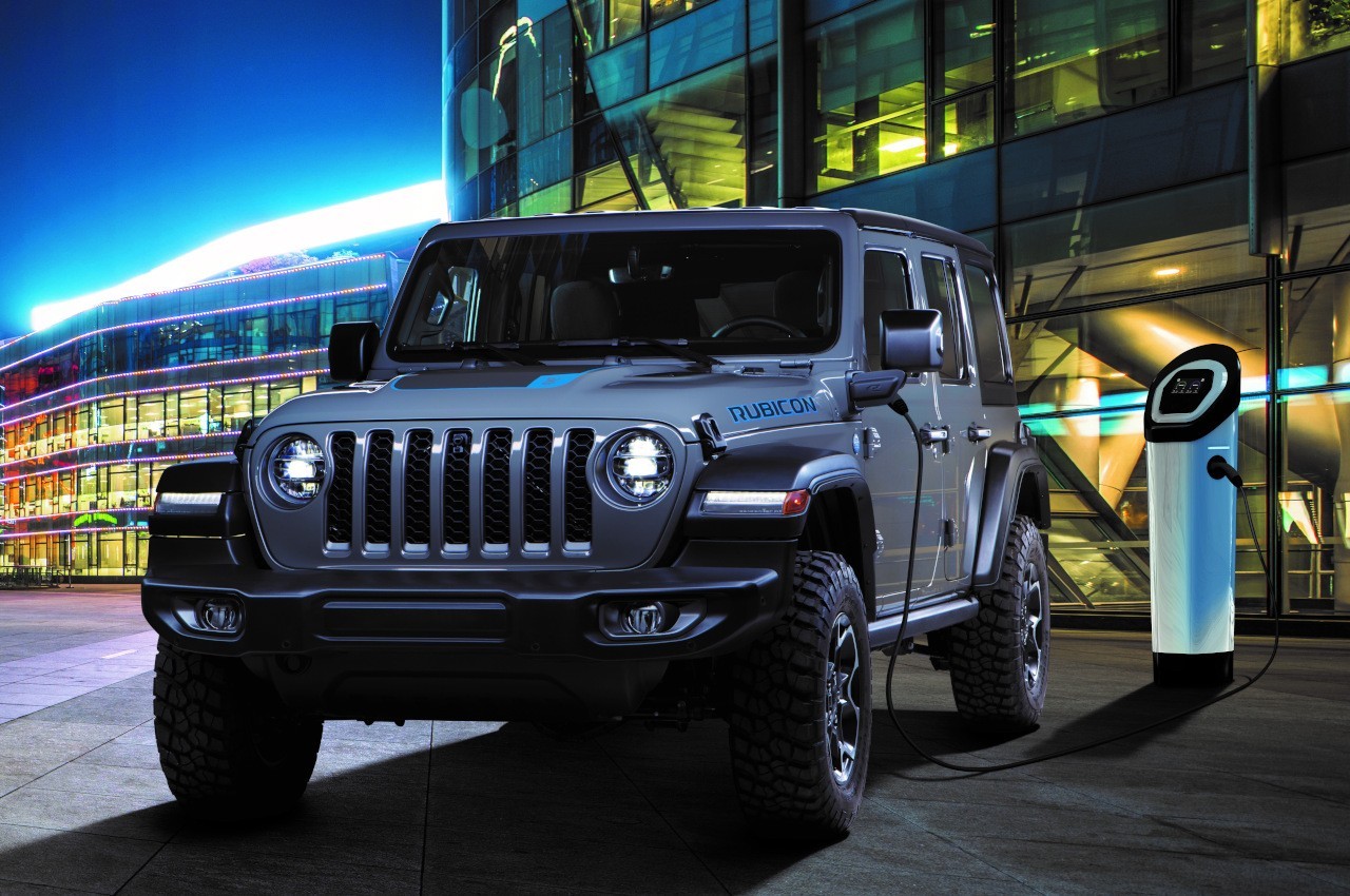 Jeep Wrangler 4xe 2021: immagini ufficiali