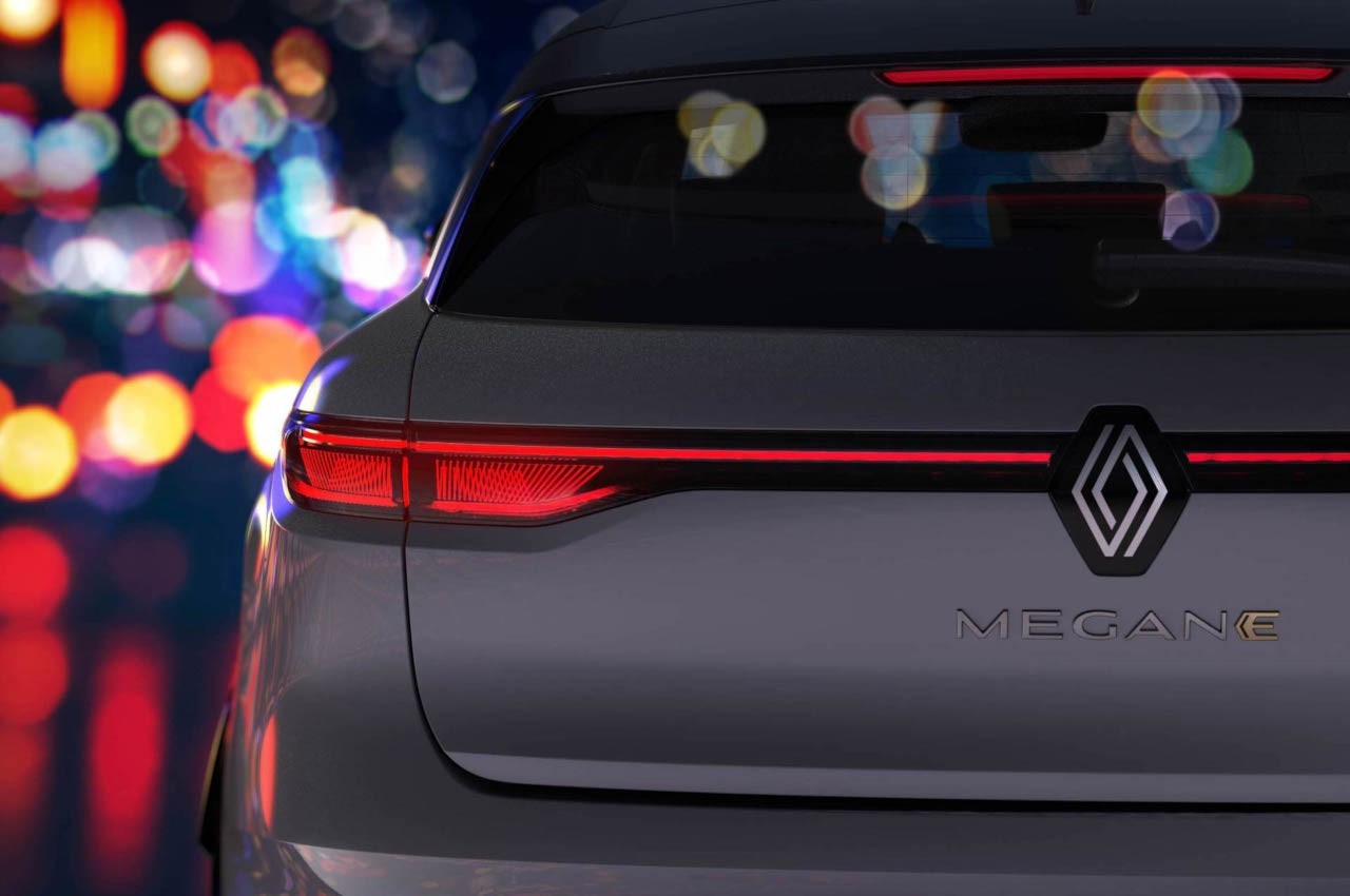 Renault Mégane E-Tech Electric 2022: prime immagini e nuovo logo