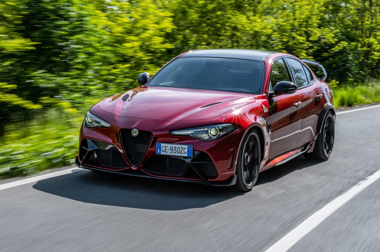 Alfa Romeo Giulia GTA e Giulia GTAm: le immagini ufficiali