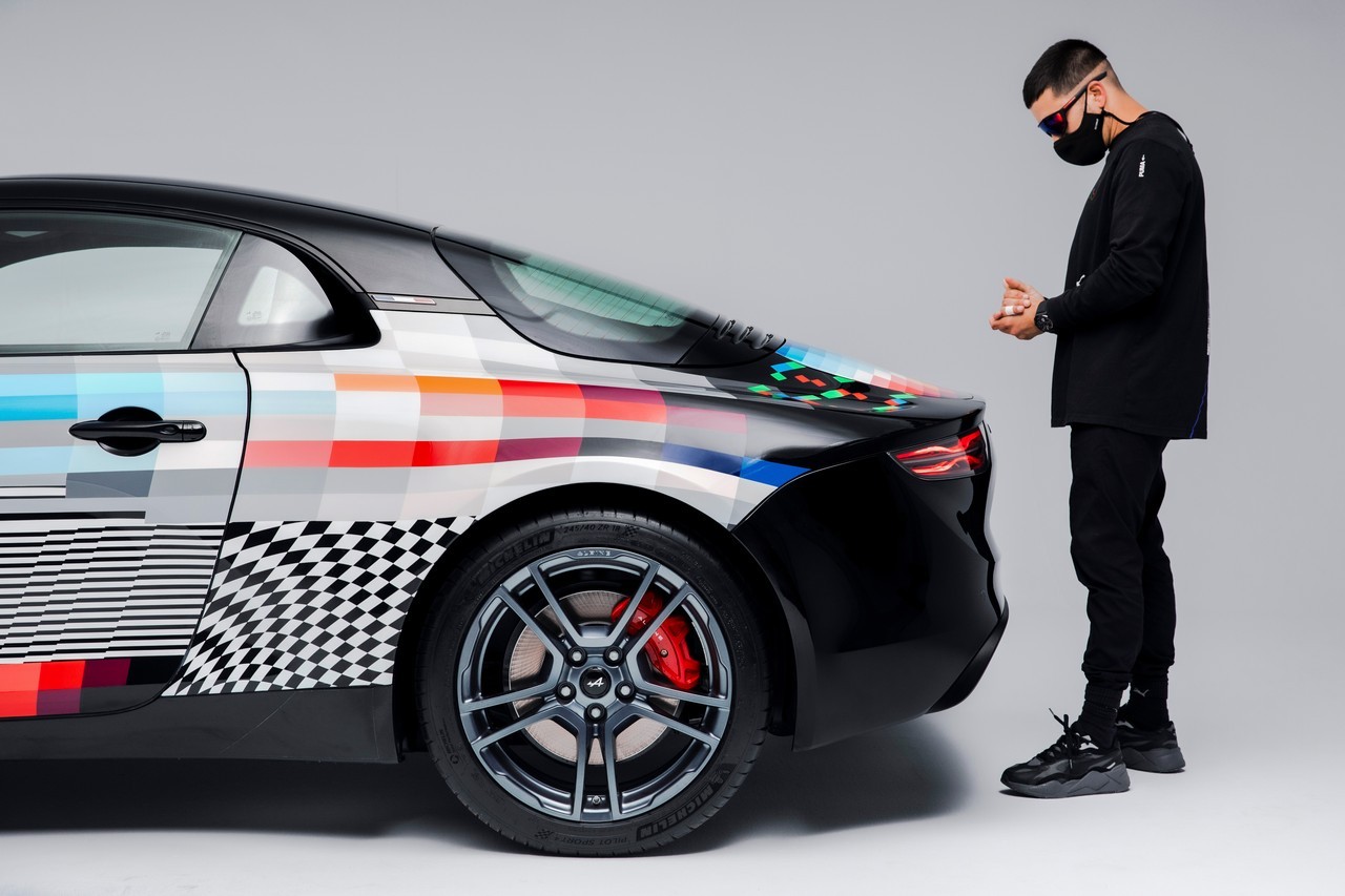 Alpine A110 X Felipe Pantone 2021: immagini ufficiali