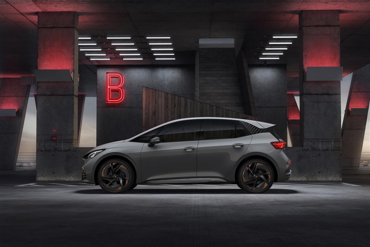 Cupra Born: immagini ufficiali