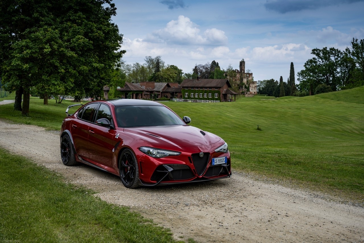 Alfa Romeo Giulia GTA e Giulia GTAm: le immagini ufficiali