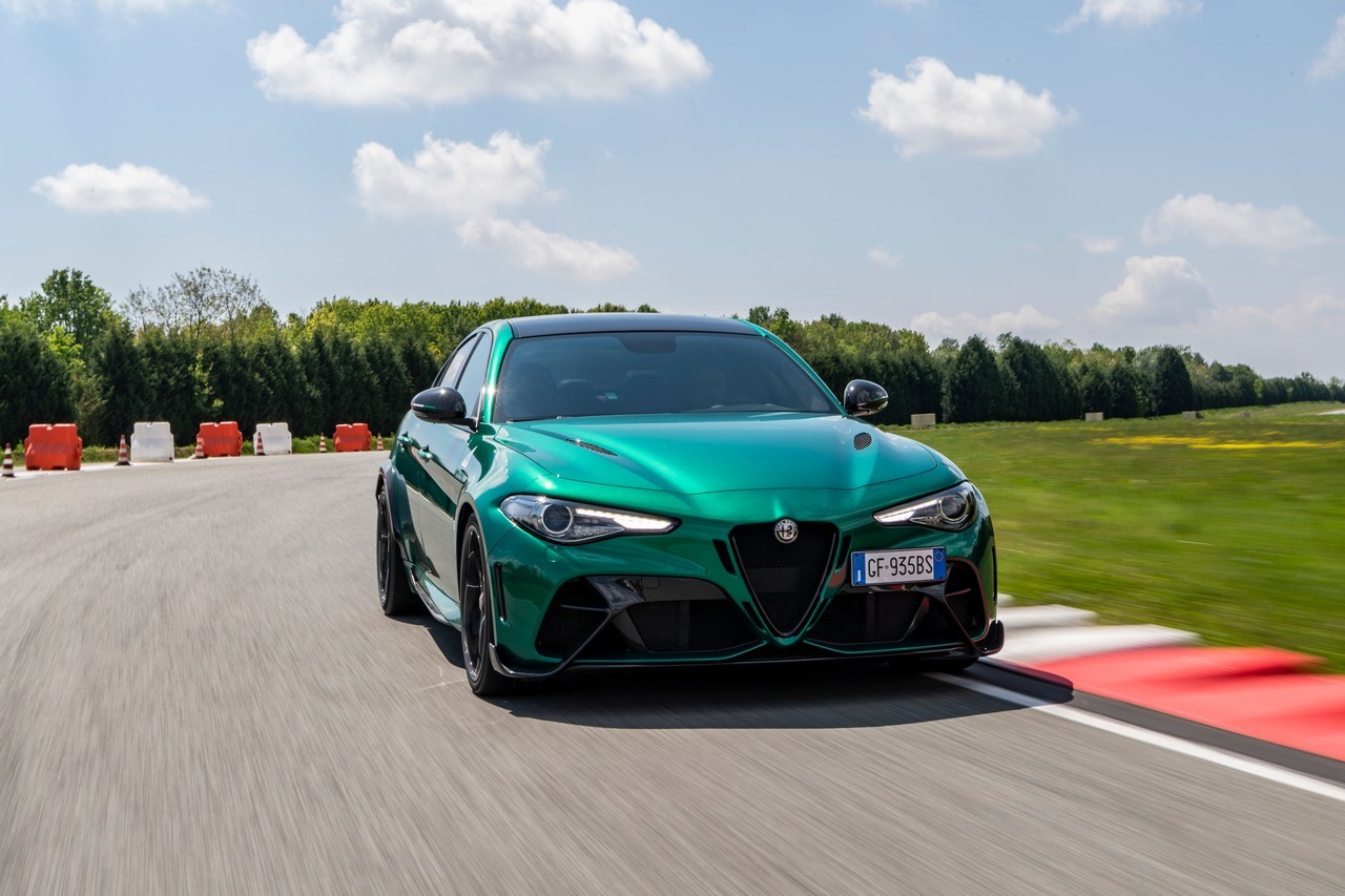 Alfa Romeo Giulia GTA e Giulia GTAm: le immagini ufficiali