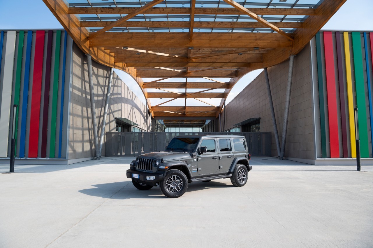 Jeep Wrangler 4xe 2021: immagini ufficiali