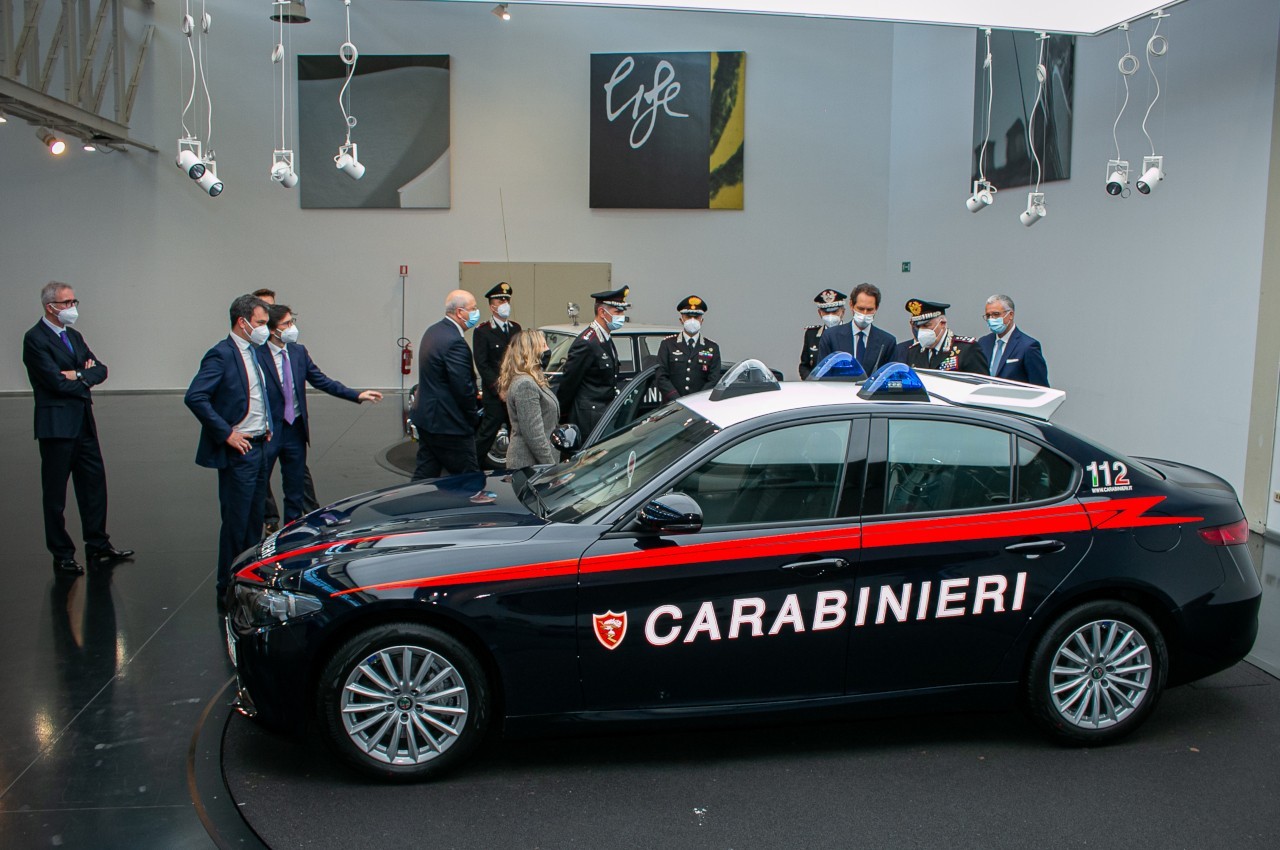 Alfa Romeo Giulia 2021 consegnata ai Carabinieri