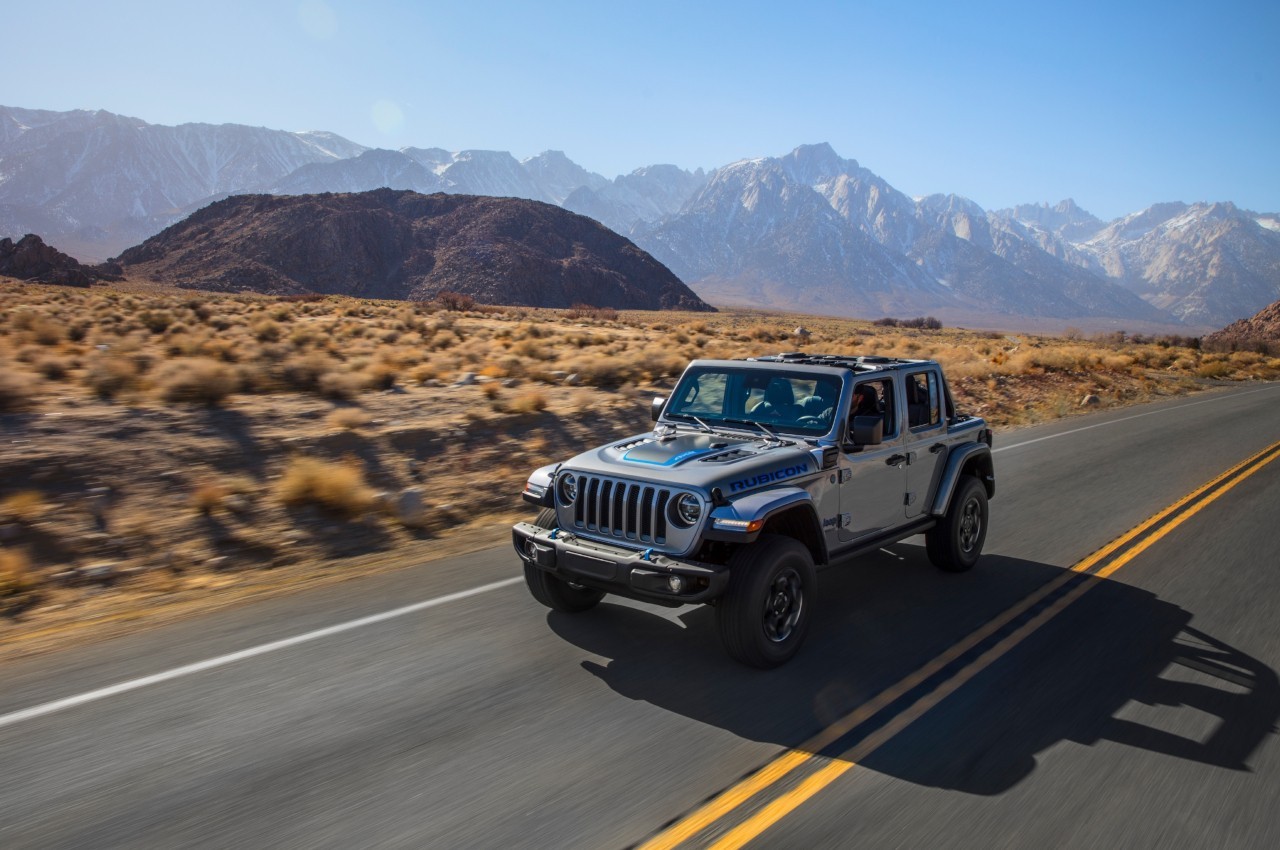 Jeep Wrangler 4xe 2021: immagini ufficiali