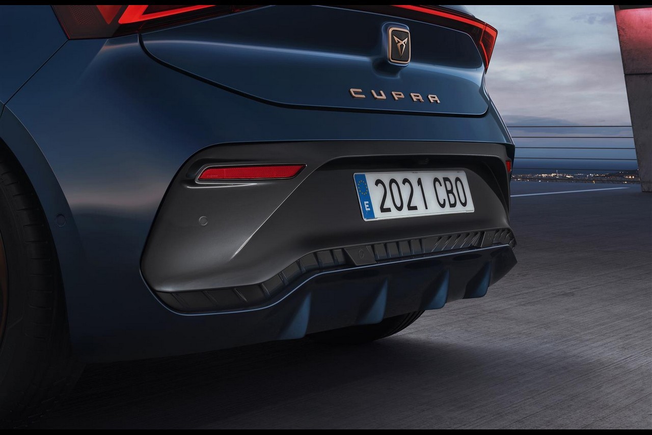 Cupra Born: immagini ufficiali