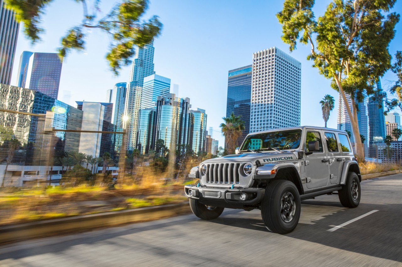 Jeep Wrangler 4xe 2021: immagini ufficiali