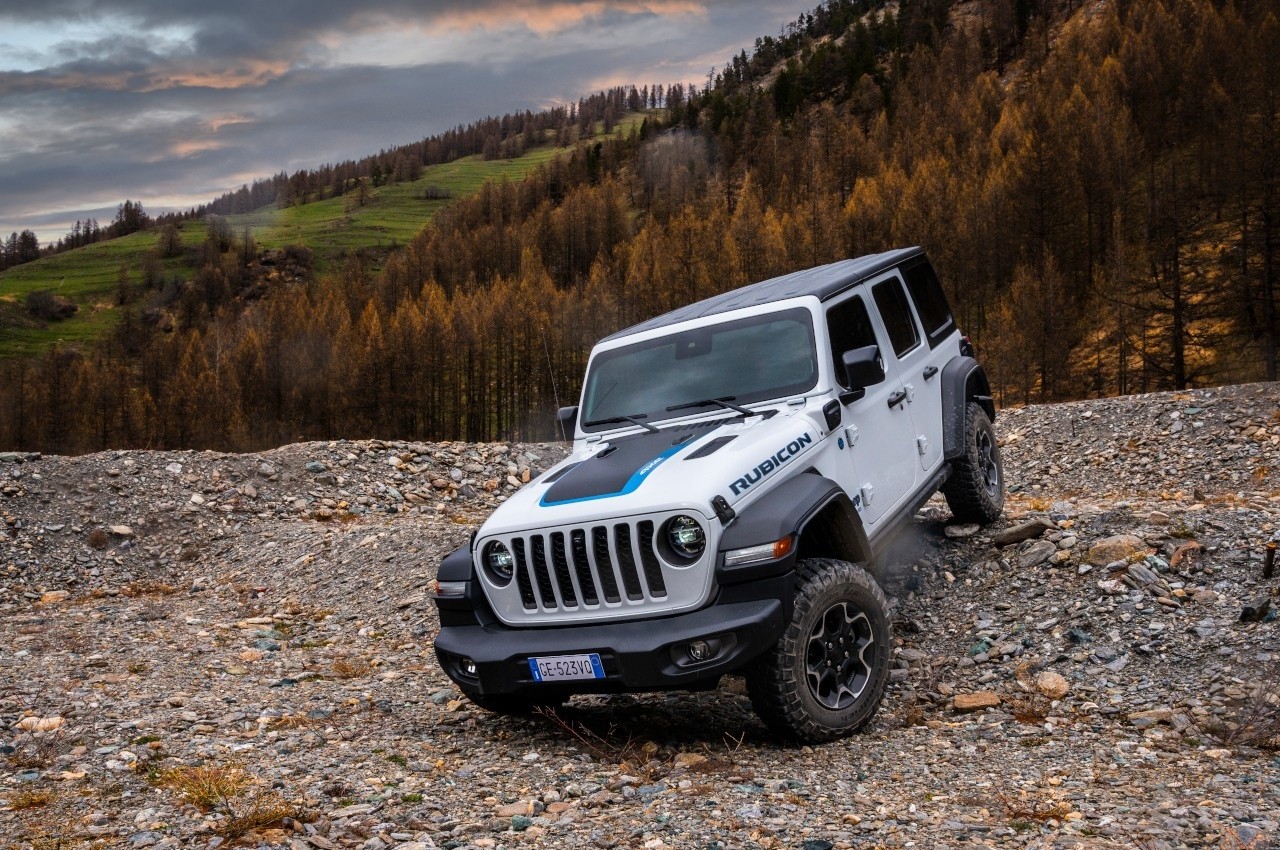 Jeep Wrangler 4xe 2021: immagini ufficiali