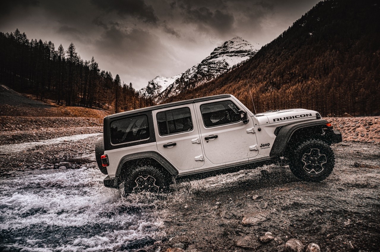 Jeep Wrangler 4xe 2021: immagini ufficiali