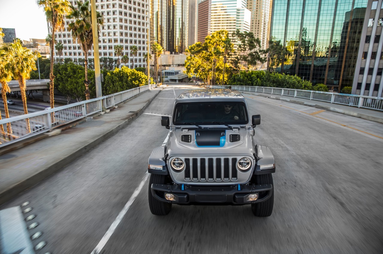 Jeep Wrangler 4xe 2021: immagini ufficiali