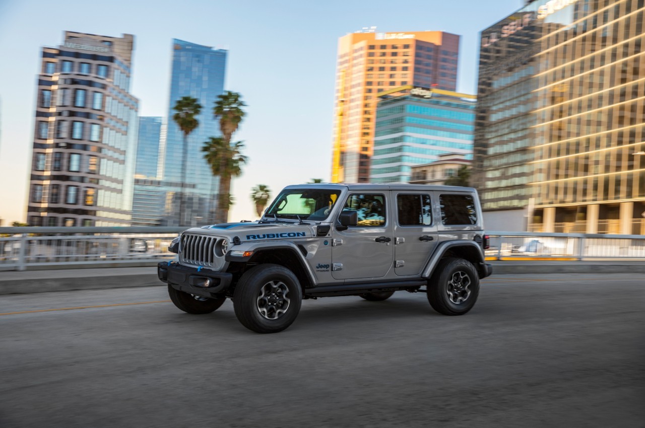 Jeep Wrangler 4xe 2021: immagini ufficiali