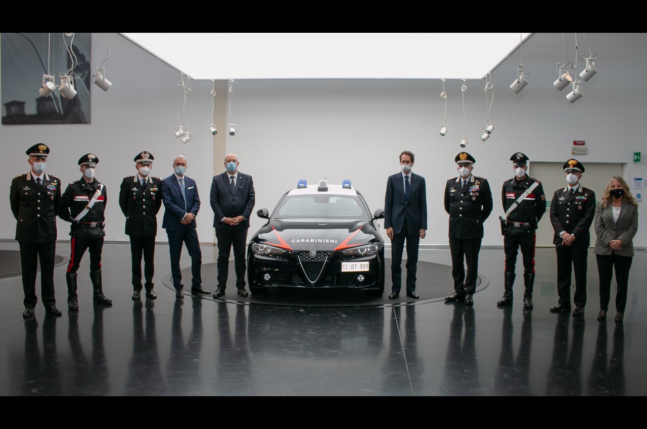 Alfa Romeo Giulia 2021 consegnata ai Carabinieri