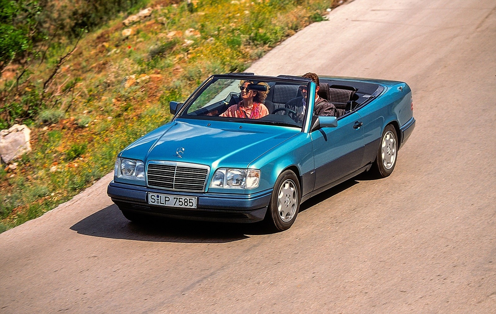 Mercedes-Benz Classe E Cabrio: 30 anni nelle immagini