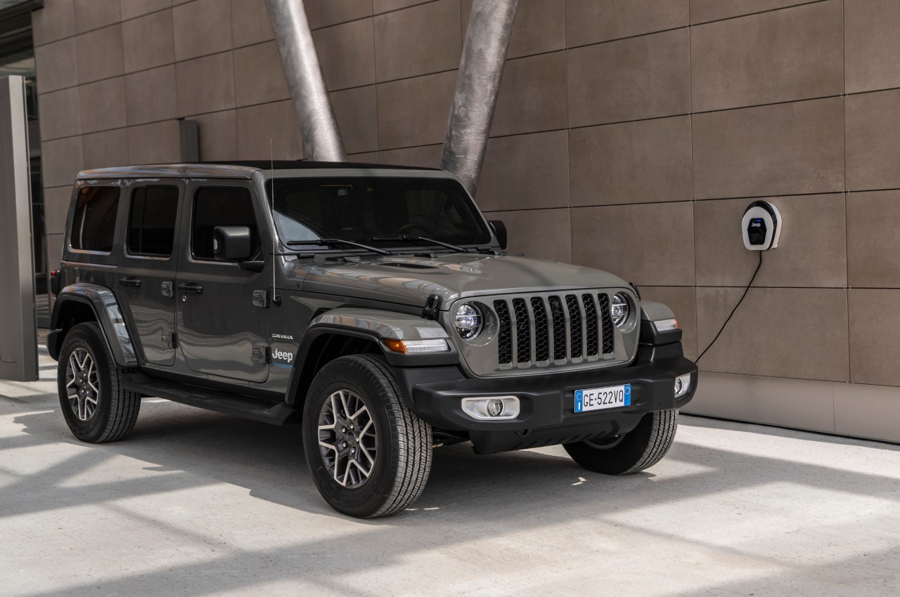 Jeep Wrangler 4xe 2021: immagini ufficiali