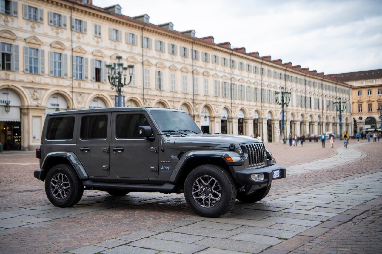 Jeep Wrangler 4xe 2021: immagini ufficiali