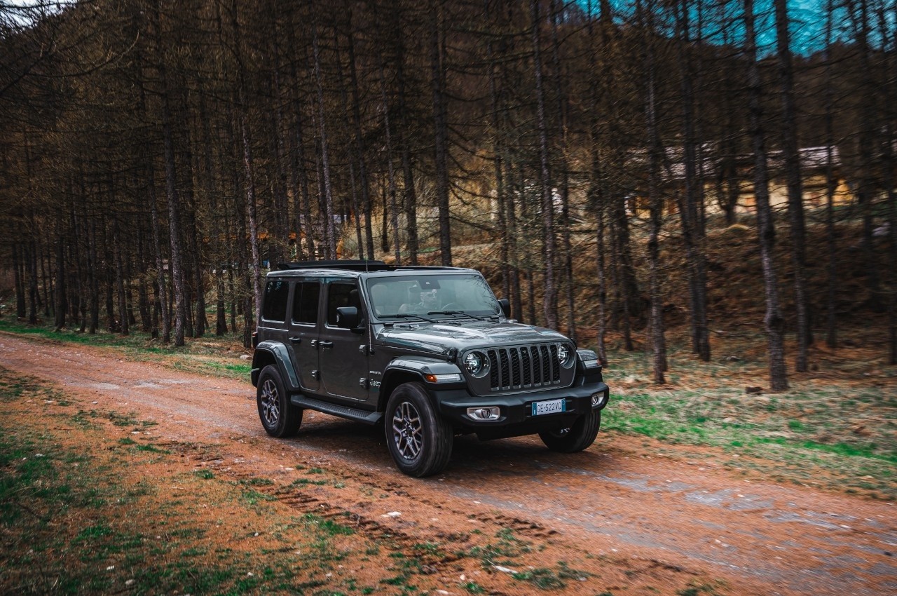 Jeep Wrangler 4xe 2021: immagini ufficiali