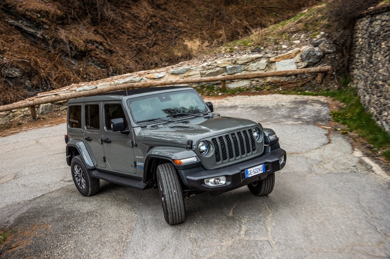 Jeep Wrangler 4xe 2021: immagini ufficiali