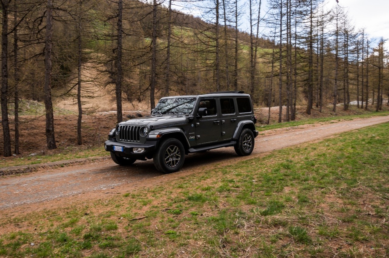 Jeep Wrangler 4xe 2021: immagini ufficiali