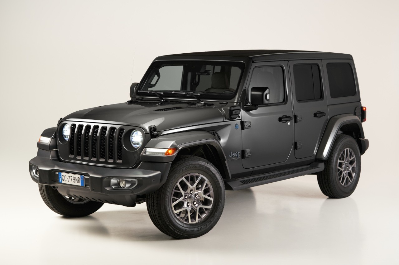 Jeep Wrangler 4xe 2021: immagini ufficiali