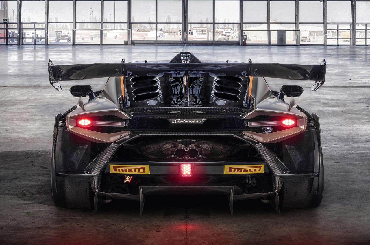 Lamborghini Huracán Super Trofeo EVO2: immagini ufficiali