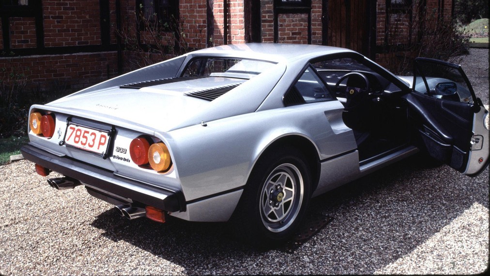 Ferrari 308 GTB: immagini ufficiali