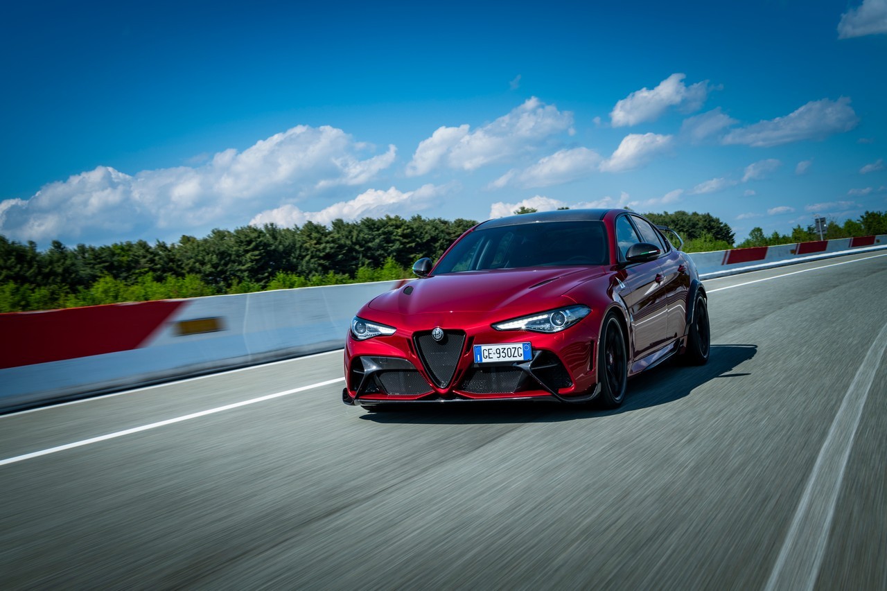 Alfa Romeo Giulia GTA e Giulia GTAm: le immagini ufficiali