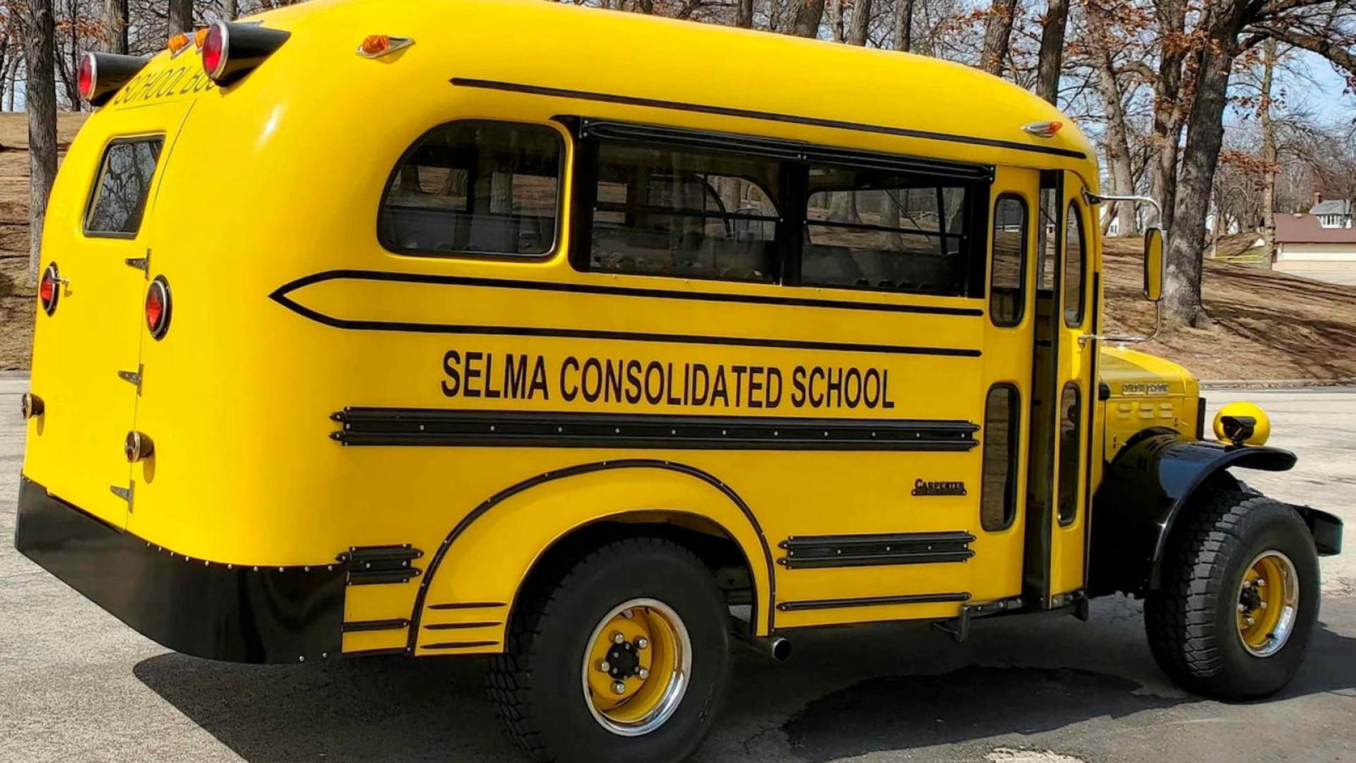 Scuolabus V8 Hellcat: le immagini ufficiali