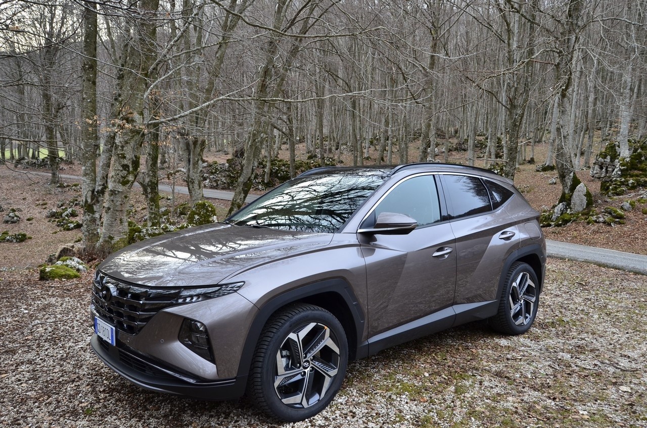 Hyundai Tucson 1.6 T-GDI HEV eXcellence: prova su strada