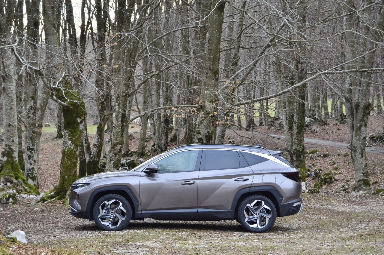 Hyundai Tucson 1.6 T-GDI HEV eXcellence: prova su strada