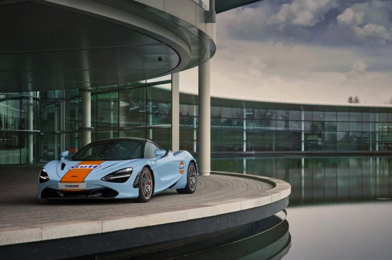 McLaren 720S Gulf Racing: immagini ufficiali