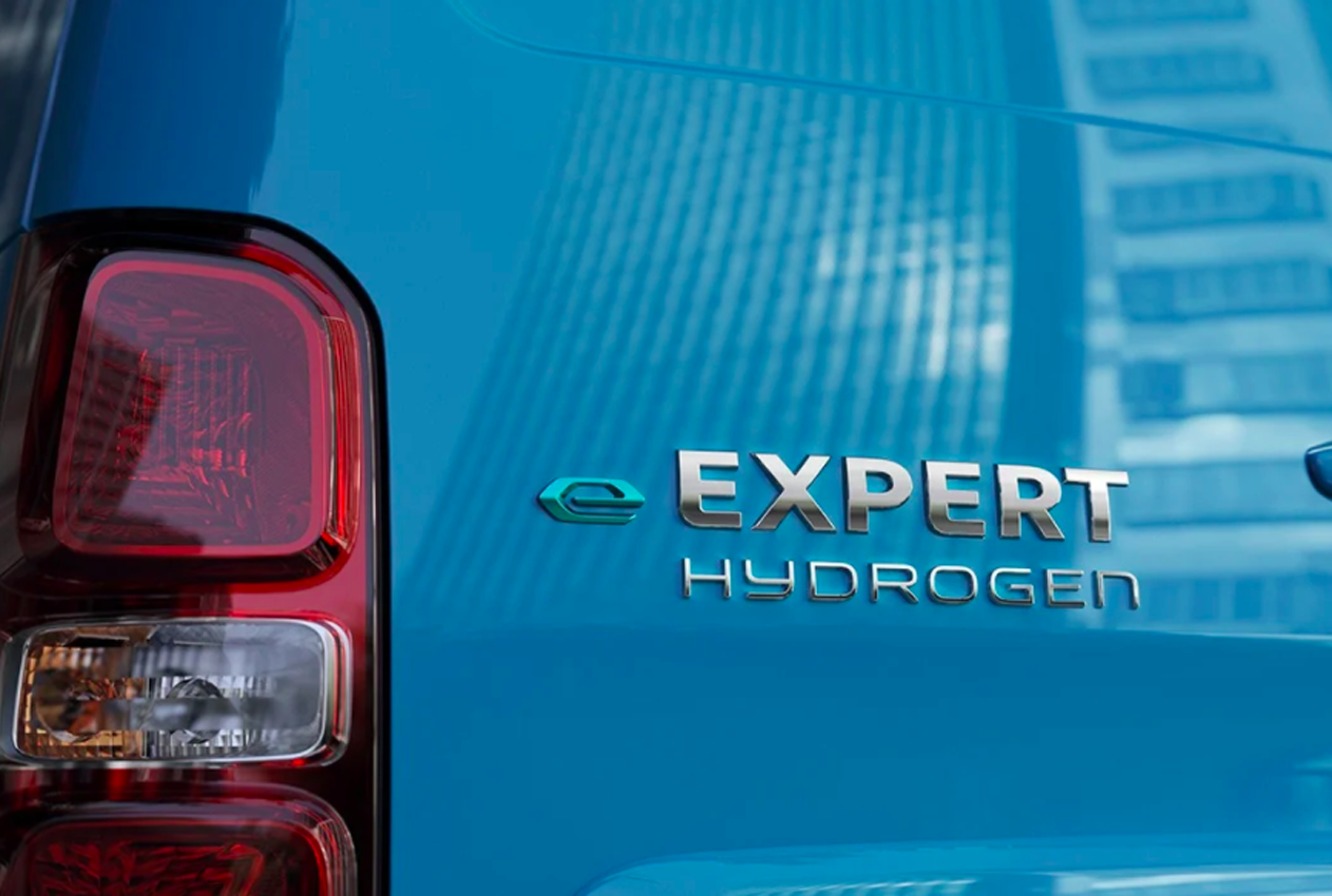 Peugeot e-Expert Hydrogen: immagini ufficiali