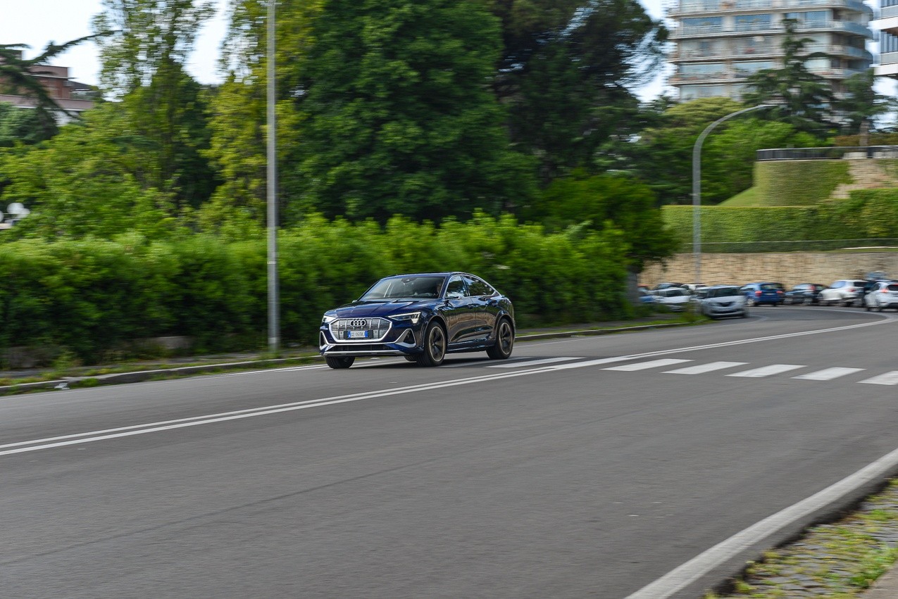 Audi e-tron S Sportback: la prova su strada