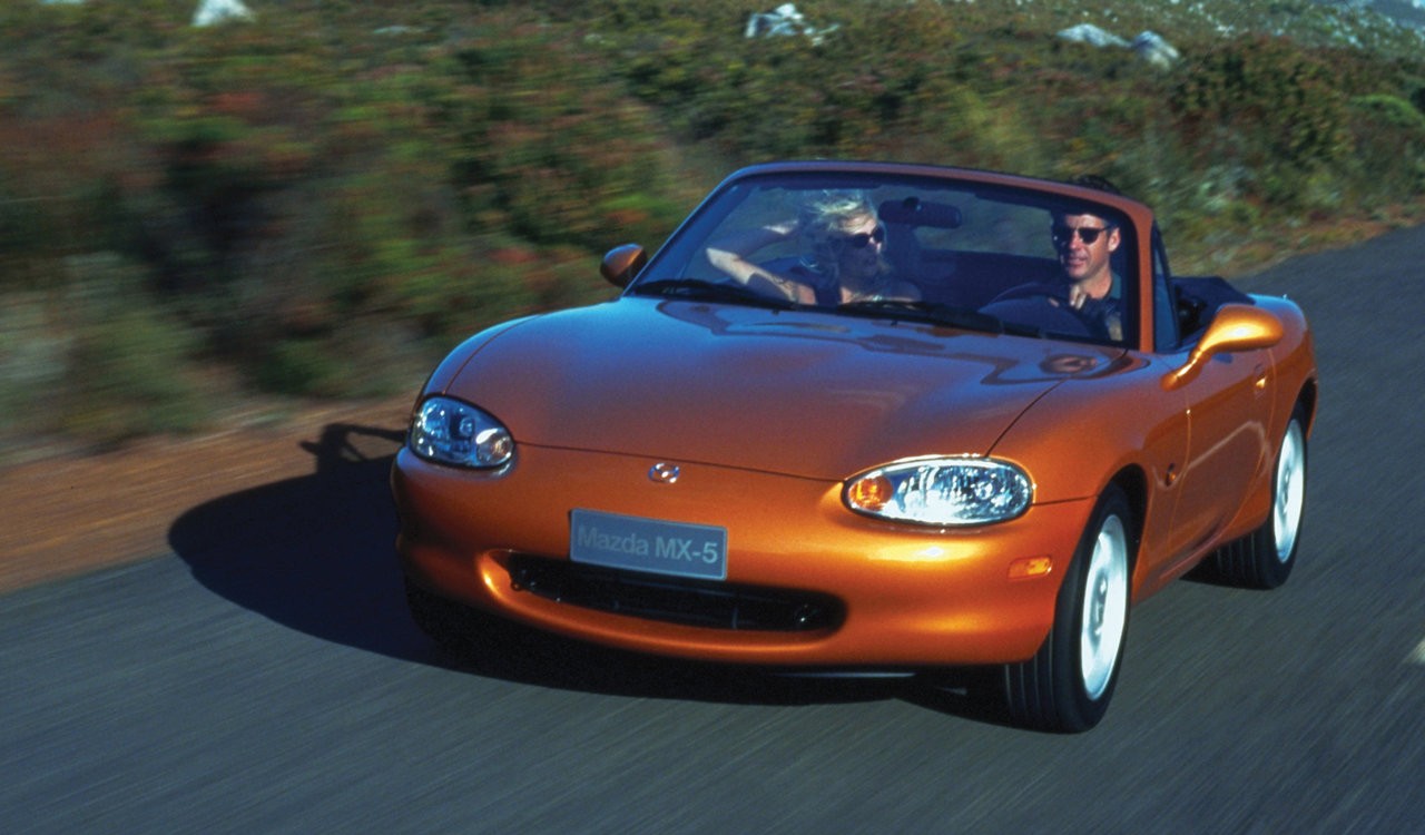 Mazda MX-5 1998: immagini ufficiali