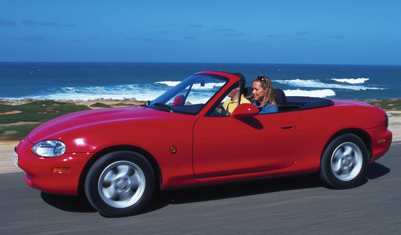 Mazda MX-5 1998: immagini ufficiali