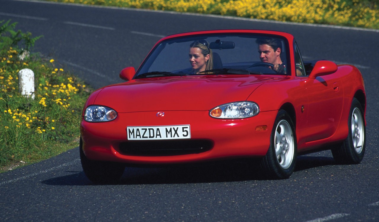 Mazda MX-5 1998: immagini ufficiali