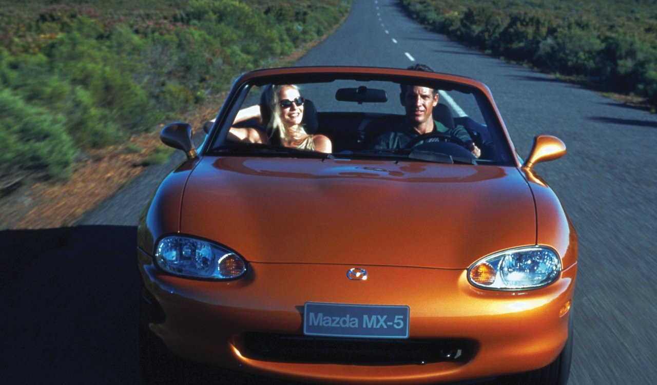 Mazda MX-5 1998: immagini ufficiali