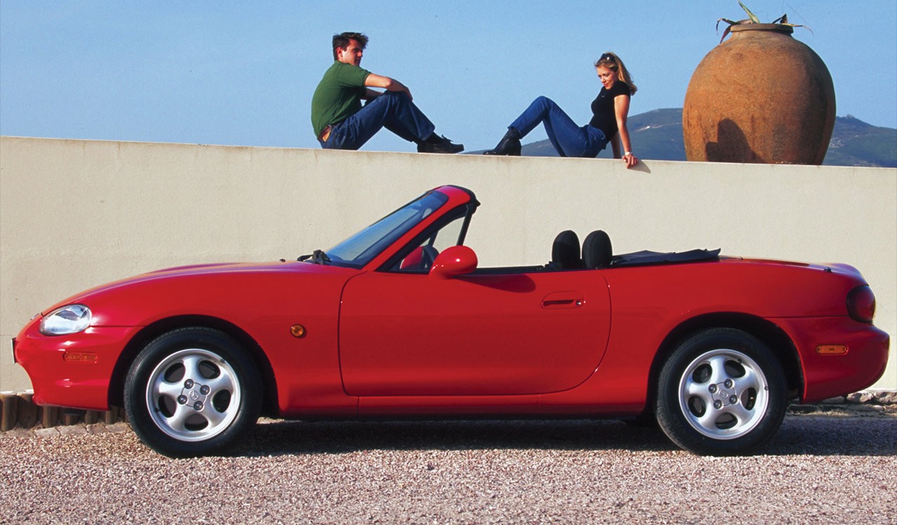 Mazda MX-5 1998: immagini ufficiali