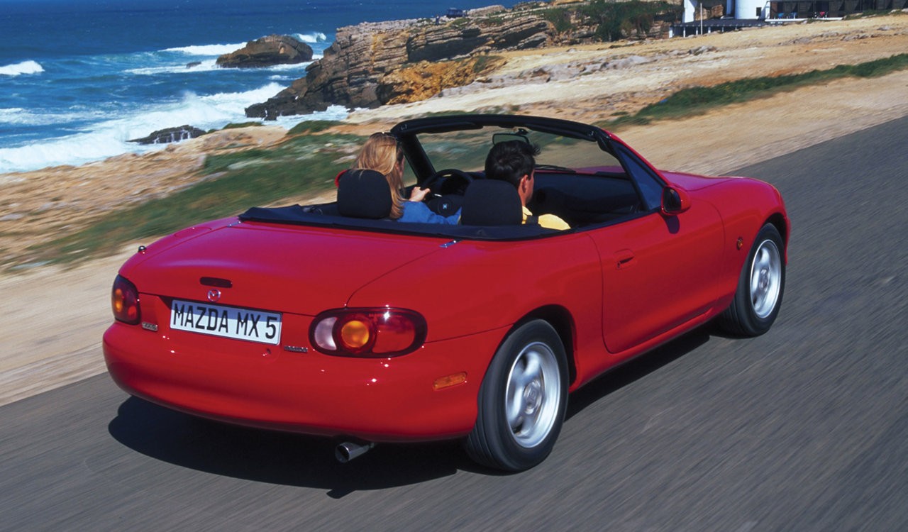 Mazda MX-5 1998: immagini ufficiali