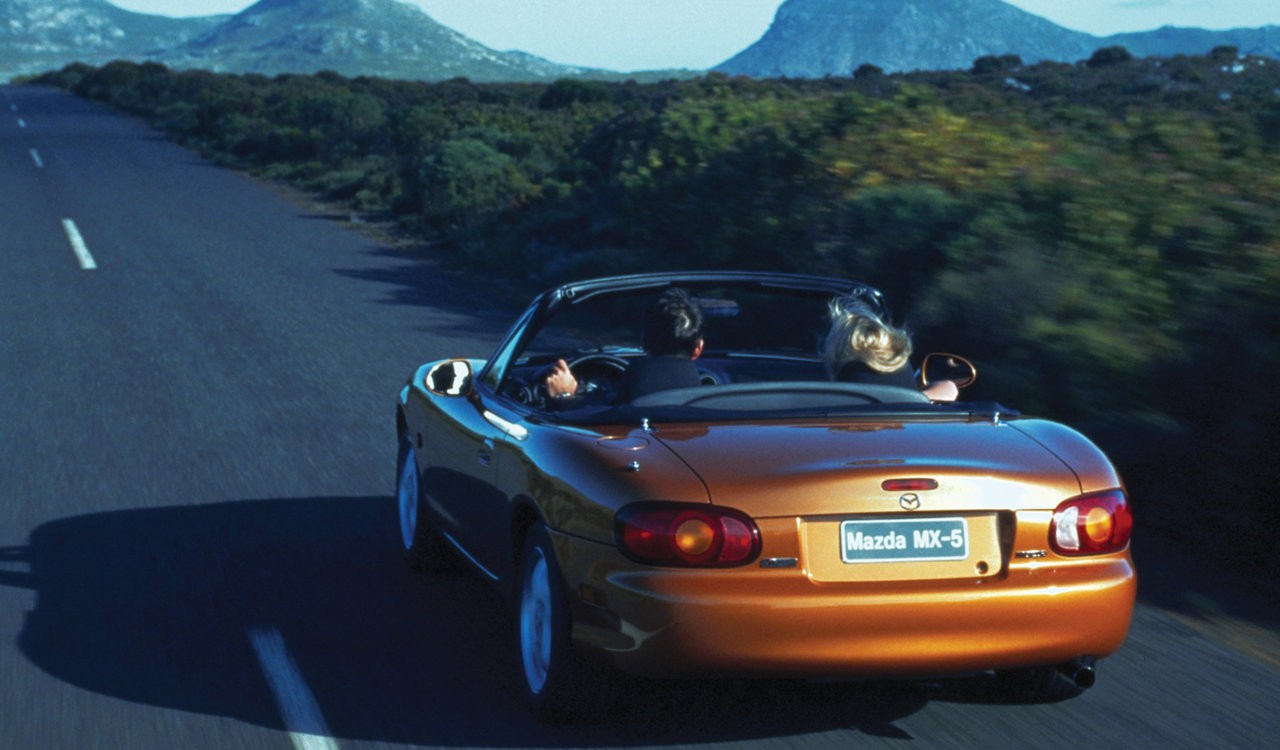 Mazda MX-5 1998: immagini ufficiali