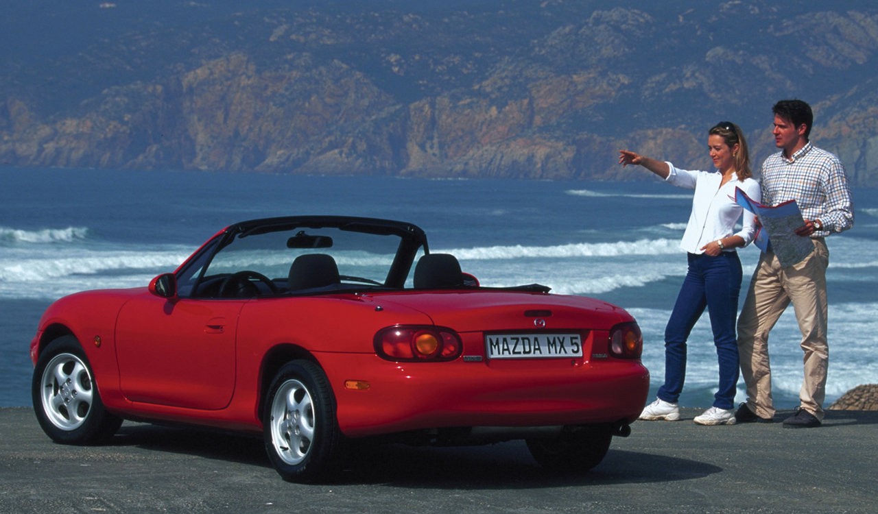 Mazda MX-5 1998: immagini ufficiali