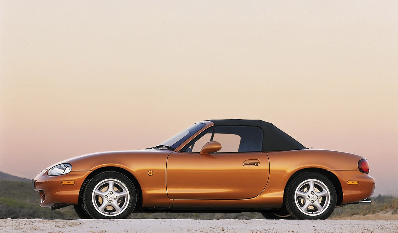 Mazda MX-5 1998: immagini ufficiali