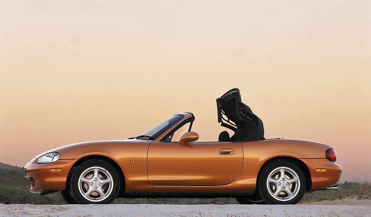 Mazda MX-5 1998: immagini ufficiali